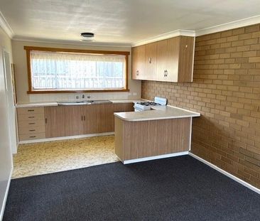 FRSHLY RENOVATED UNIT IN WELL MAINTAINED COMPLEX - Photo 4