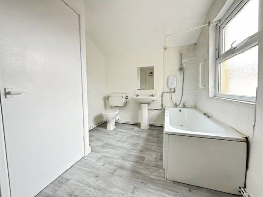 Bedford Road, Bootle, Merseyside, L20 - Photo 1