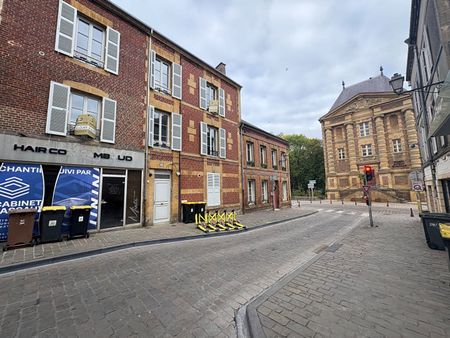 STUDIO MEUBLÉ 12.99 M² - HYPER CENTRE-VILLE - Photo 5