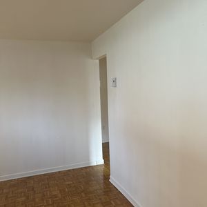 Grand 3 1/2 à Louer Août/Septembre - Photo 2