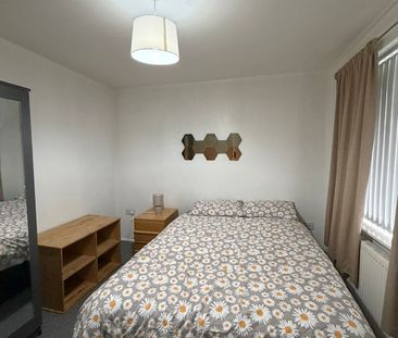 Room in a Shared House, Leasow Drive, B15 - Photo 3