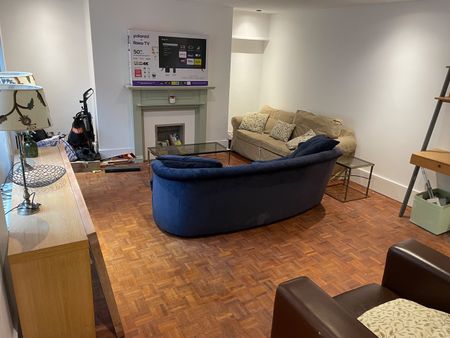 2 Bed Flat, Powis Square, BN1 - Photo 4