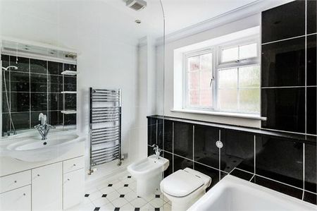 6 bedroom detached house to rent - Photo 4