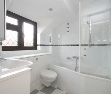 4 bedroom detached house to rent - Photo 6