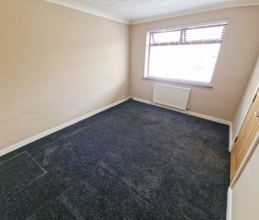 5 bedroom detached house to rent - Photo 4