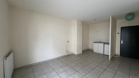 Location Appartement 1 pièce 33m² CHAMALIERES 63400 - Photo 2