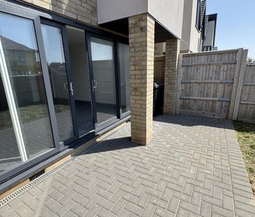 3 bedroom end of terrace house to rent - Photo 1