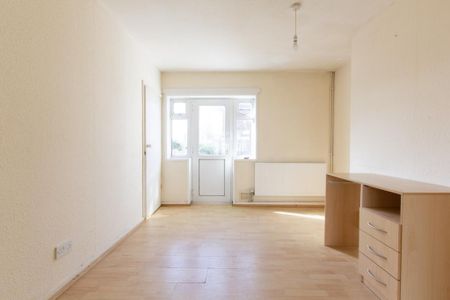 Mead Crescent,Southampton - Photo 5