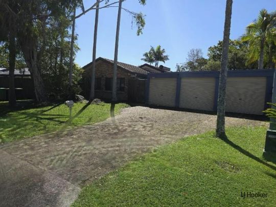 Currumbin Waters Gem - Including Jetty and Pool! - Photo 1