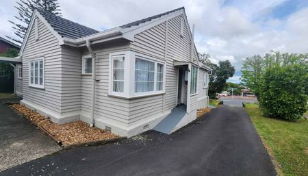 Comfort, Space & Convenience in a Prime Location - Photo 4