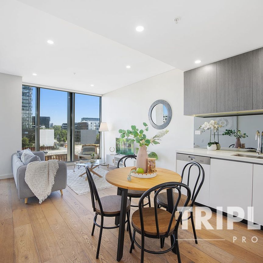 Unfurnished Two Bedroom Plus Study available NOW!! - Photo 1