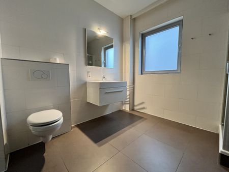 Hedendaags 2 slpk appartement met terras - Photo 4