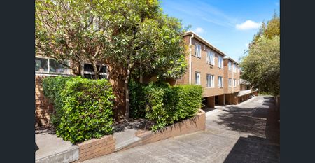 Renovated spacious Apartment - Photo 4