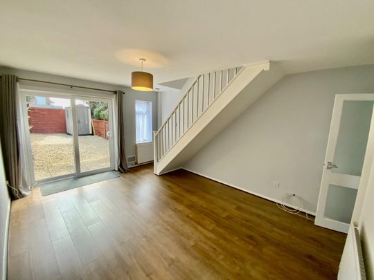 Woodend, Kingswood - Photo 1