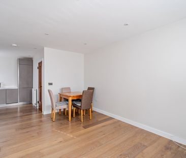 Merton Road, London, SW19 - Photo 2