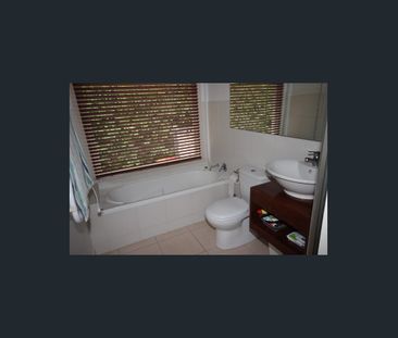 CHARACTER HOME IN GREAT LOCATION - Photo 5