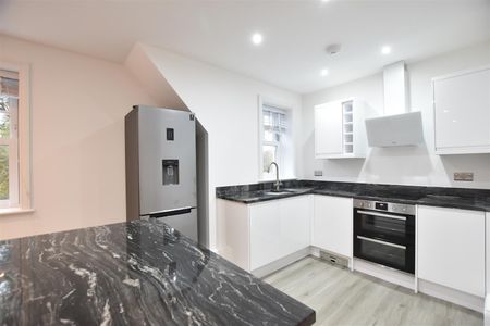 Woodfield Lane, Ashtead - Photo 3