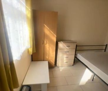 Studio Flat, Ratcliff Road, E7 - Photo 1