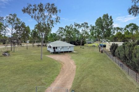 Charming and Rural - Photo 5