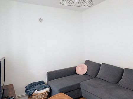 Appartement à louer - CENTRE VILLE RUE PONSARDIN - Photo 2