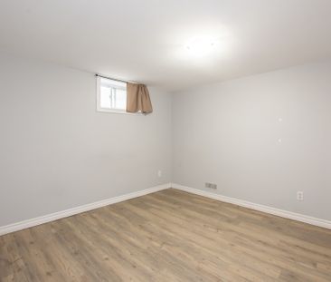 **ALL INCLUSIVE** 2 Bedroom Lower unit !! - Photo 1