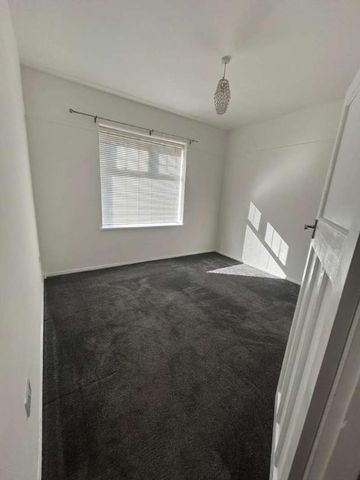 Crescent Way North Palmersville Newcastle Upon Tyne, NE12 - Photo 3