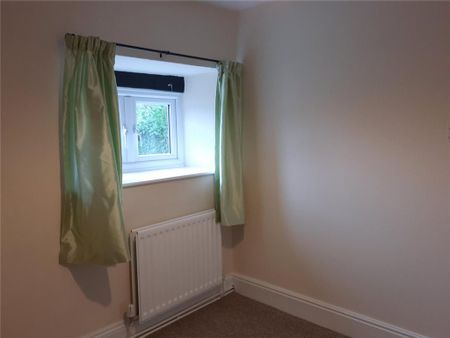 4 bedroom detached house to rent - Photo 2