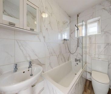 2 bedroom maisonette to rent - Photo 3
