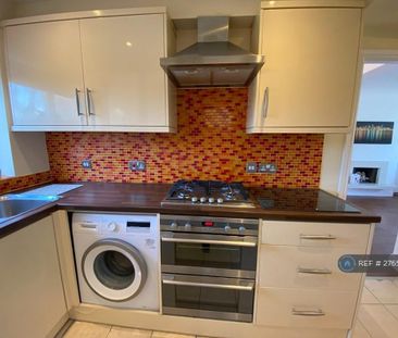 3 bedroom semi-detached house to rent - Photo 6