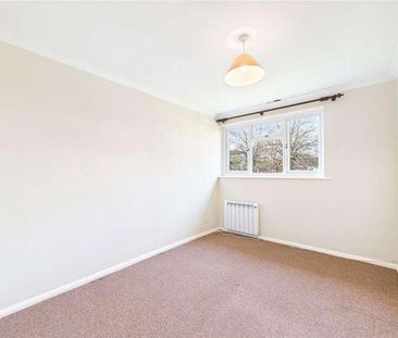 Redfield Court, Newbury, Berkshire, RG14 - Photo 3