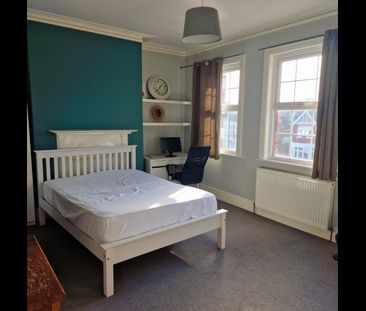5 Bed Flat, Green Lanes, N13 - Photo 1