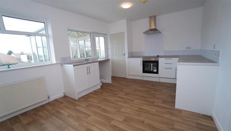 2 bedroom semi-detached bungalow to rent - Photo 2