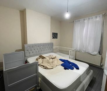 2 Bed Terraced House, Conway Mount, LS8 - Photo 6