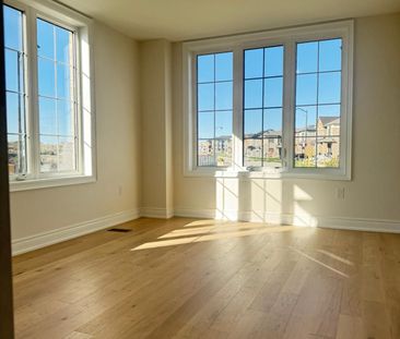 For Lease - 227 Leslie Richards Street, Markham, Ontario - Photo 2