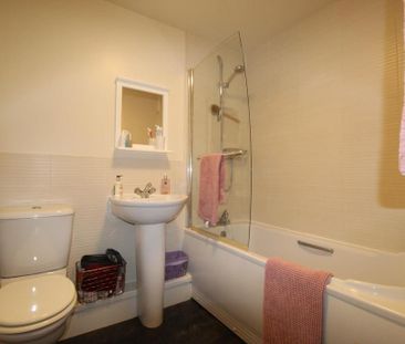 2 bedroom flat to rent - Photo 6