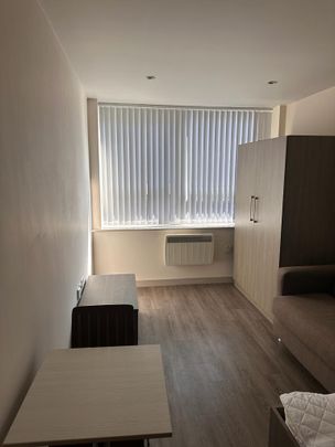 Studio to rent - Photo 1