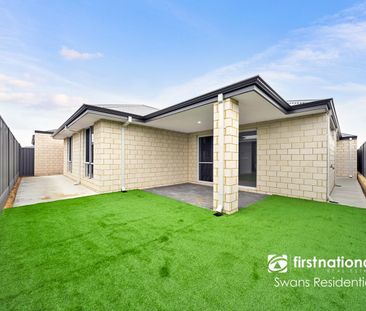 Beautiful Family Home with Spacious Outdoor Living!! - Photo 1
