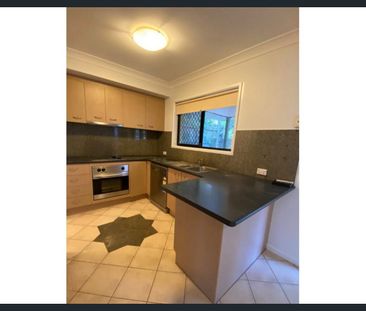 Spacious & Private! Convenient Location! - Photo 5