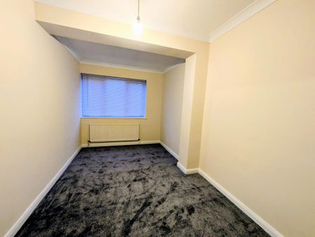 4 bedroom terraced house to rent - Photo 4