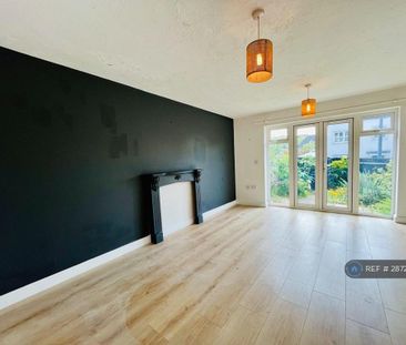 2 bedroom end of terrace house to rent - Photo 2