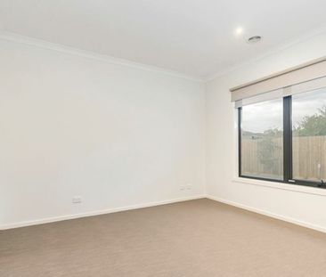 GEOGRGEOUS UNIT IN SMALL BOUTIQUE BLOCK - Photo 4