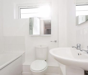 2 bedroom property to rent - Photo 4