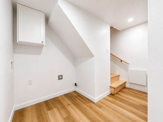 390 9e Avenue, #2 - Photo 1