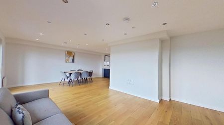 3 bedroom flat to rent - Photo 2