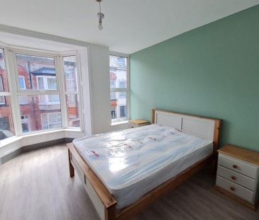 4 bedroom house share to rent - Photo 2