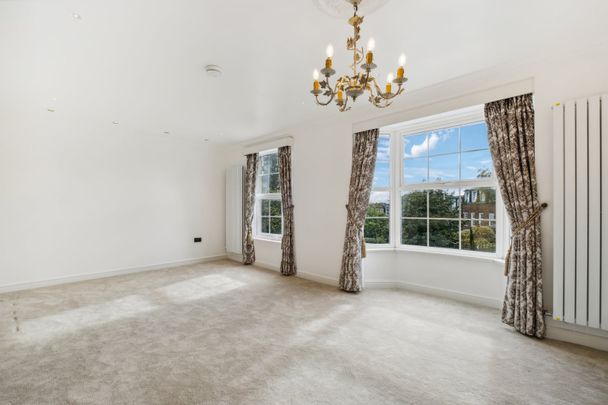 Somerset Road, London, SW19 - Photo 1