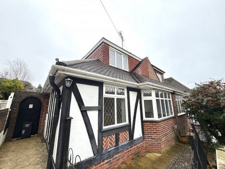 Barn Rise BN1 5EE 4 bedroom detached house to rent - Photo 4