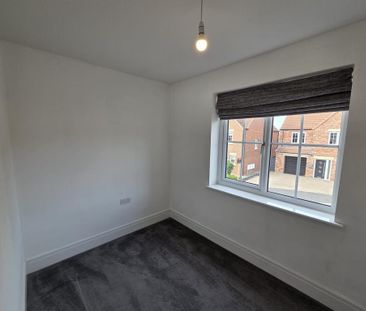 3 bedroom link detached house to rent - Photo 2