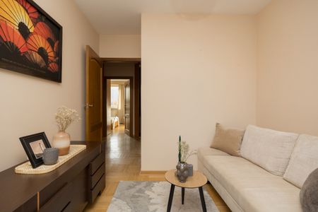 Rodzinny apartament z miejscem postojowym przy M1- - Photo 4