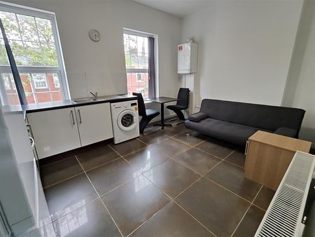 1-bed Flat to let on Schleswig Street, Preston - Photo 3